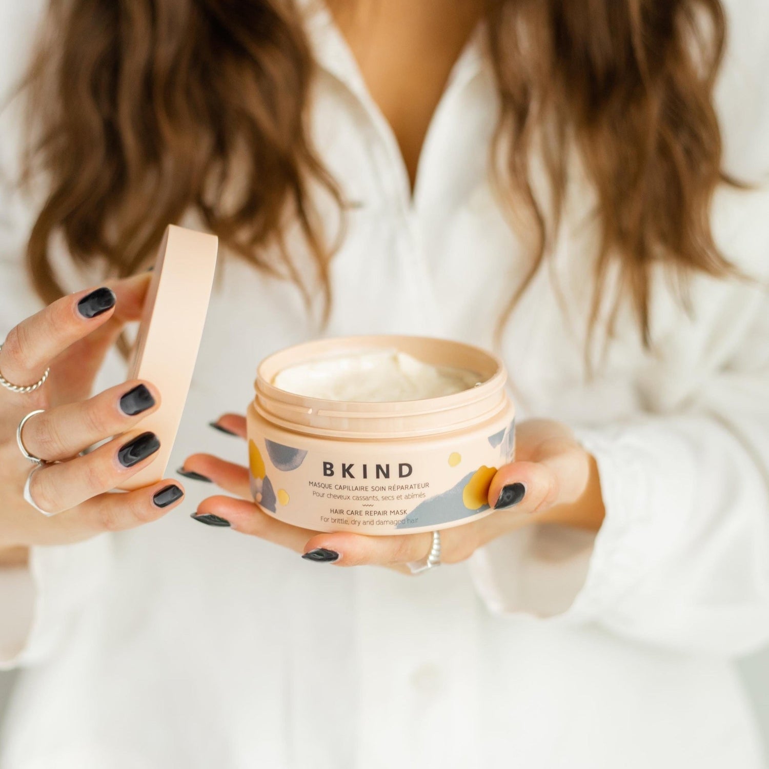 Repairing hair mask - ESSENCE BEAUTY BOX