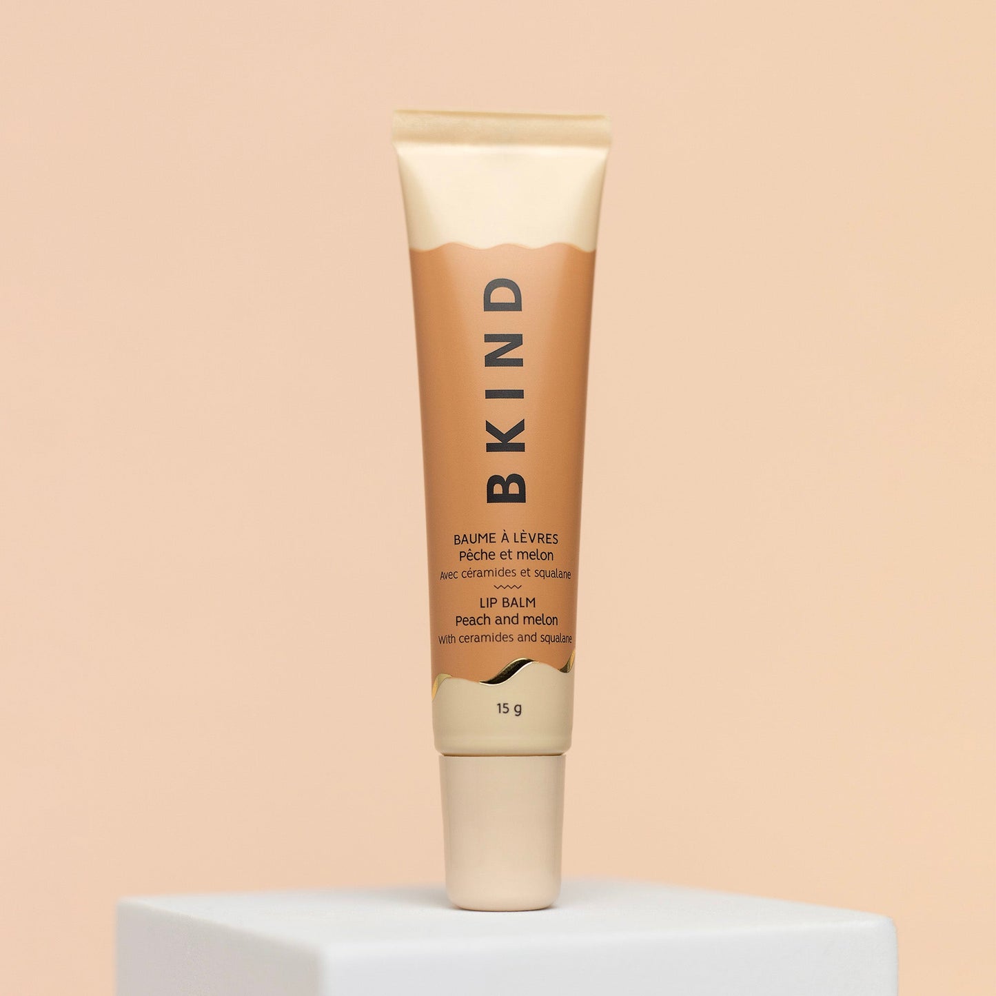 Nourishing lip balm with ceramides - Peach and melon. - ESSENCE BEAUTY BOX